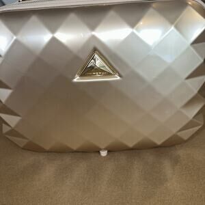 triforce hardside beauty case Gold